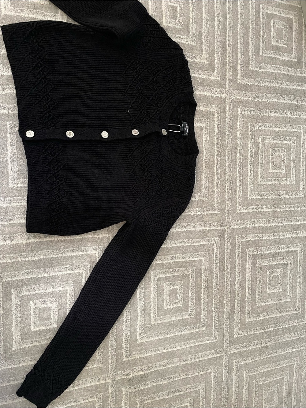 Sweater Subcategory Identification - Picture 2 of 5